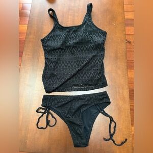 Tankini set with zigzag pattern top and side tie bottoms